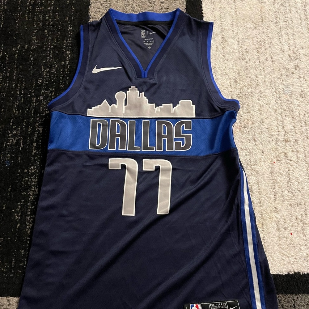 Luka Doncic jersey Medium
